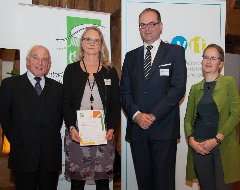 Dr. Rene Alfons Haiden (Präsident der ÖGUT), DIin Anita Angerer (PORR Umwelttechnik GmbH), Mag. Andreas Reichhardt (bmvit), Monika Auer (ÖGUT). (c) Helga Auer Dr. Rene Alfons Haiden (Präsident der ÖGUT), DIin Anita Angerer (PORR Umwelttechnik GmbH), Mag. Andreas Reichhardt (bmvit), Monika Auer (ÖGUT). (c) Helga Auer