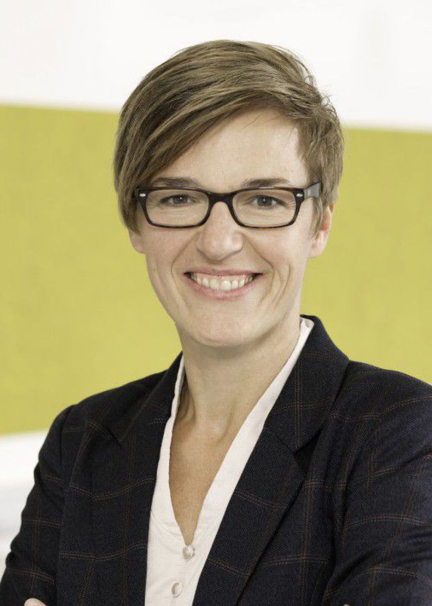 Mag.a Marion Roßhap